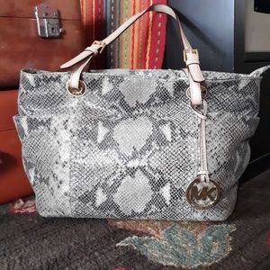 -MICHAEL by Michael Kors-